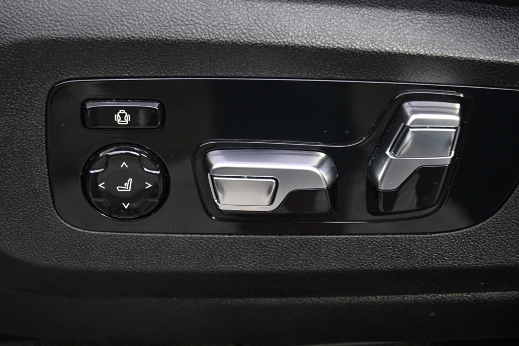 Used 2026 BMW X5 M60i AWD/4WD image 14