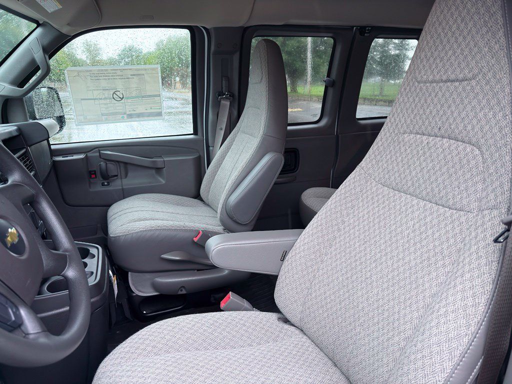 New 2025 Chevrolet Express 3500 LS w/ Chrome Appearance Package RWD image 19