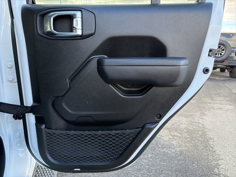 Used 2022 Jeep Wrangler Unlimited Sport w/ Sun And Sound Package image 17