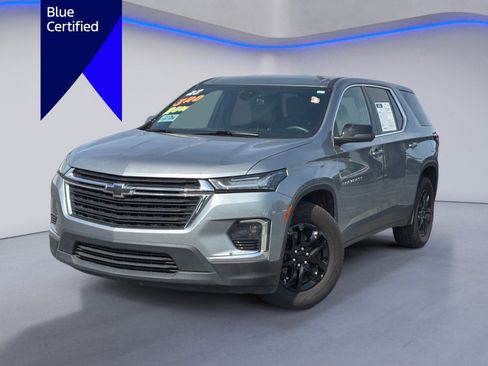 Used 2023 Chevrolet Traverse LS FWD image 1