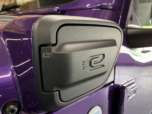 Used 2023 Jeep Wrangler Unlimited Sahara w/ Cold Weather Group AWD/4WD image 11