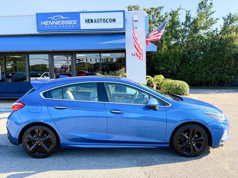 Used 2017 Chevrolet Cruze Premier FWD image 28