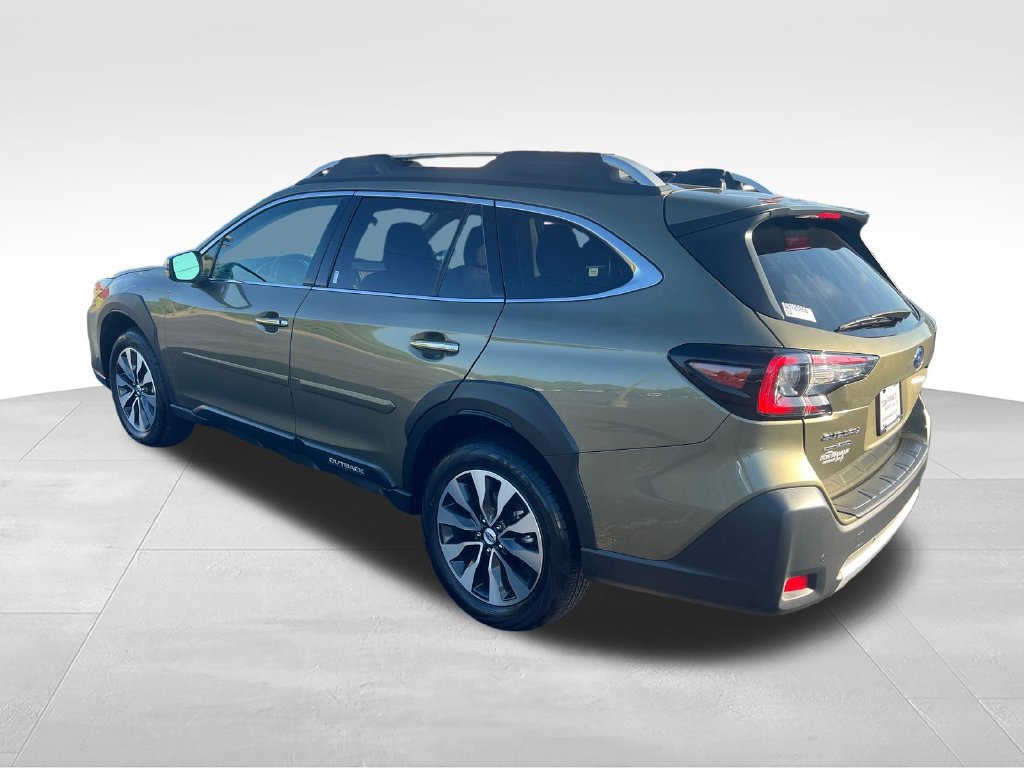 Used 2025 Subaru Outback Touring XT AWD/4WD image 3