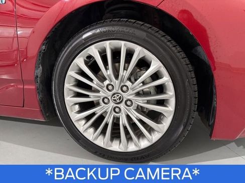 Used 2021 Toyota Avalon Limited image 10