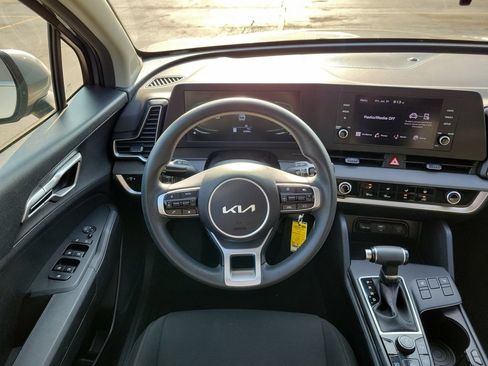 Used 2024 Kia Sportage LX AWD/4WD image 13