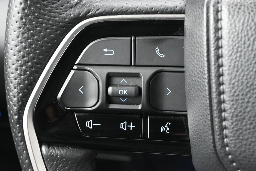 Used 2023 Toyota Tundra Limited w/ Power Package RWD image 8