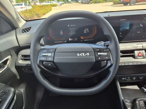 Used 2025 Kia K4 FWD image 20