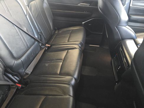 Used 2024 Jeep Wagoneer L Series II w/ Flexible Seating Group image 24