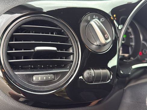 Used 2017 Volkswagen Beetle 1.8T S image 21