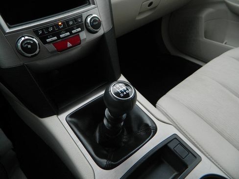 Used 2013 Subaru Outback 2.5i image 20