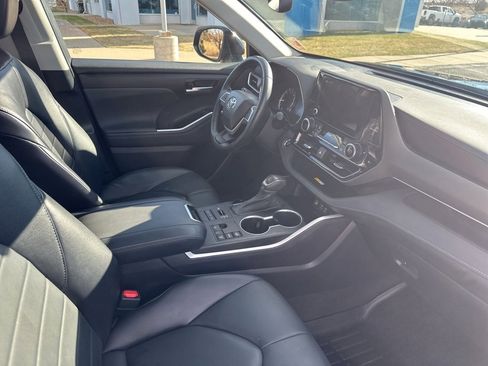 Used 2023 Toyota Highlander L image 30