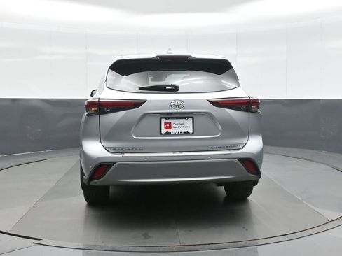 Used 2025 Toyota Highlander Platinum image 6