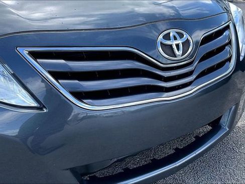 Used 2010 Toyota Camry LE image 25