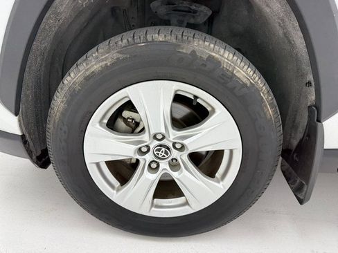 Used 2024 Toyota RAV4 XLE Premium image 6