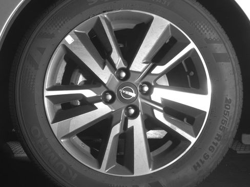 Used 2025 Nissan Versa SV FWD image 12