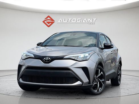 Used 2020 Toyota C-HR XLE FWD image 1