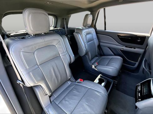 Used 2020 Lincoln Aviator Reserve w/ Equipment Group 201A RWD image 18