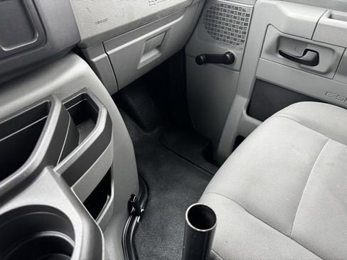 Used 2012 Ford E-250 and Econoline 250 image 11