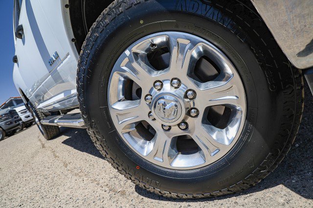 Used 2024 RAM 2500 Big Horn AWD/4WD image 2