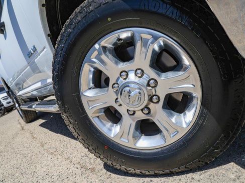 Used 2024 RAM 2500 Big Horn AWD/4WD image 2
