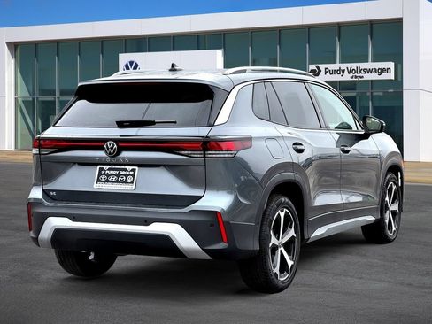 New 2026 Volkswagen Tiguan SE FWD image 8