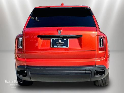 Used 2022 Rolls-Royce Cullinan Black Badge w/ Dark Exterior Package AWD/4WD image 4