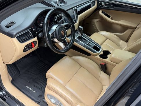 Used 2018 Porsche Macan AWD/4WD image 15