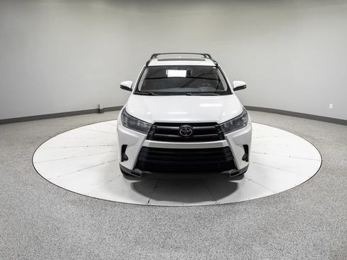 Used 2019 Toyota Highlander SE AWD/4WD image 31