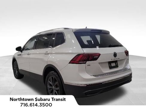 Used 2023 Volkswagen Tiguan SE AWD/4WD image 3