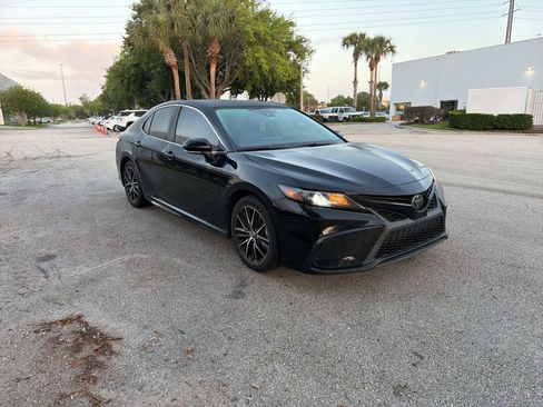 Used 2023 Toyota Camry SE w/ Cold Weather Package image 7