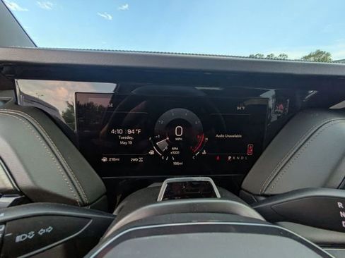 New 2026 GMC Yukon AT4 w/ AT4 Premium Plus Package AWD/4WD image 18