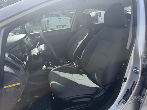 Used 2018 Kia Forte LX w/ LX Rear Camera Package FWD image 11