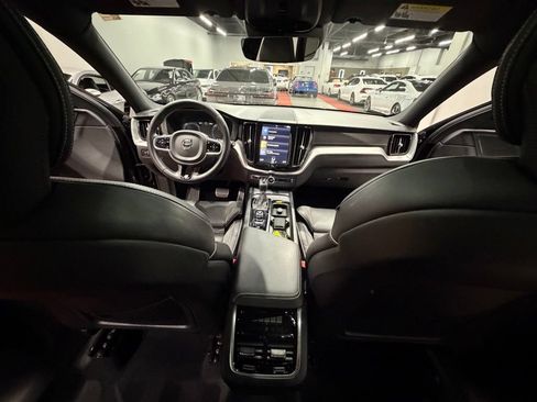 Used 2020 Volvo XC60 T5 R-Design w/ Protection Package Premier FWD image 39