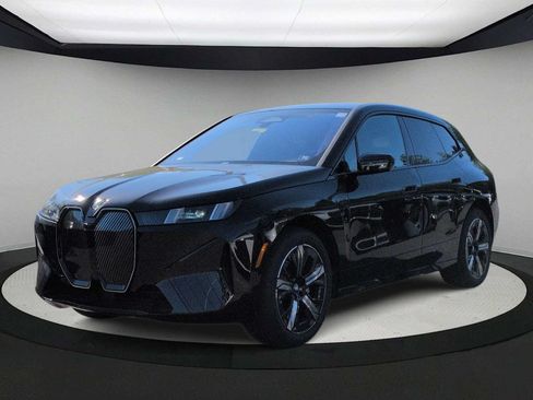 New 2026 BMW iX xDrive60 w/ Premium Package AWD/4WD image 4