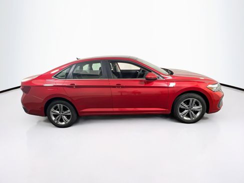 Used 2023 Volkswagen Jetta SE image 4