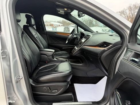 Used 2018 Lincoln MKC Select w/ Select Plus Package image 11