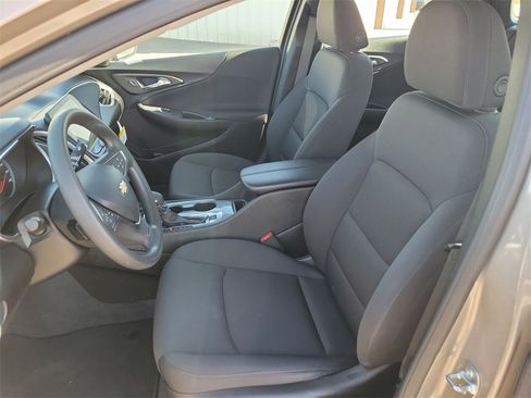 Used 2024 Chevrolet Malibu LT image 16