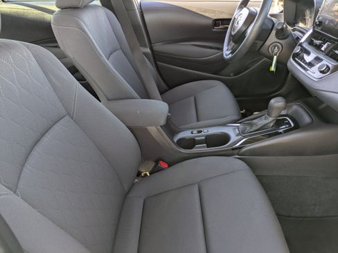 Used 2025 Toyota Corolla LE image 11