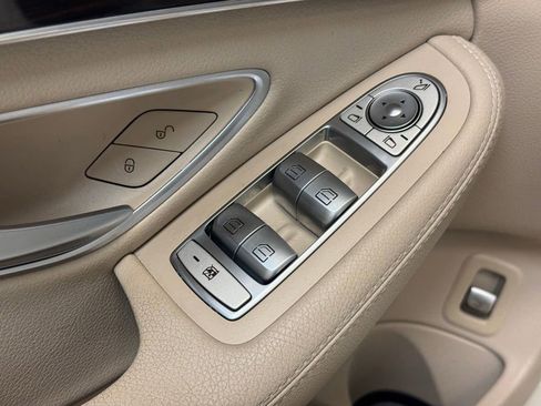Used 2017 Mercedes-Benz C 300 4MATIC Sedan image 10