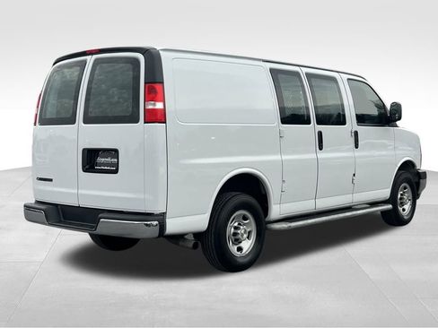 Used 2024 Chevrolet Express 2500 w/ Driver Convenience Package image 7
