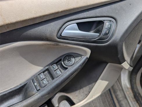 Used 2016 Ford Focus SE image 9