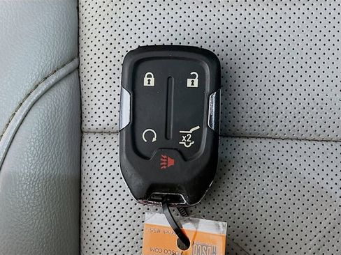 Used 2022 GMC Acadia SLT w/ Technology Package AWD/4WD image 32