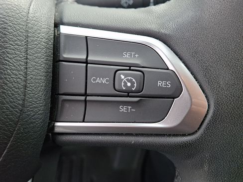 Used 2023 Jeep Compass Latitude AWD/4WD image 20