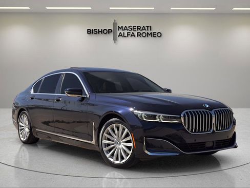 Used 2020 BMW 740i w/ Premium Package image 2