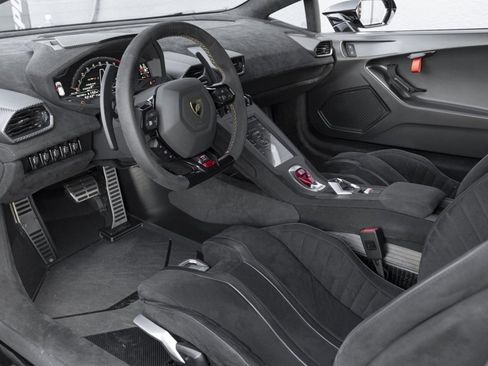 Used 2022 Lamborghini Huracan STO image 12