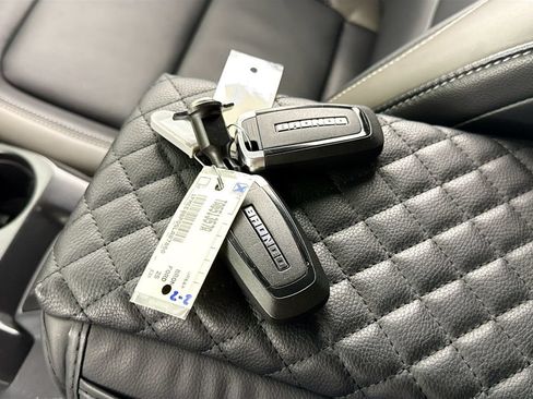 Used 2025 Ford Bronco Outer Banks AWD/4WD image 17