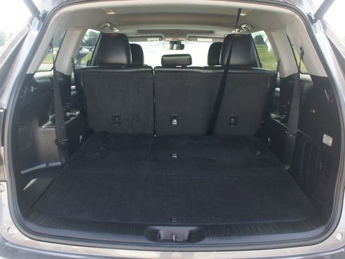 Used 2019 Toyota Highlander XLE FWD image 15