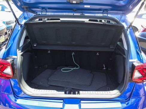 Certified 2024 Hyundai Venue SE FWD image 35