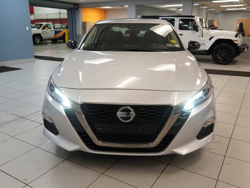 Used 2020 Nissan Altima 2.5 SR w/ Premium Package image 15