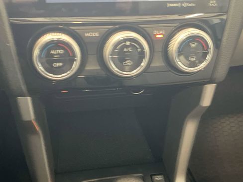 Used 2016 Subaru Forester 2.5i Touring w/ Eyesight & Navigation System image 19